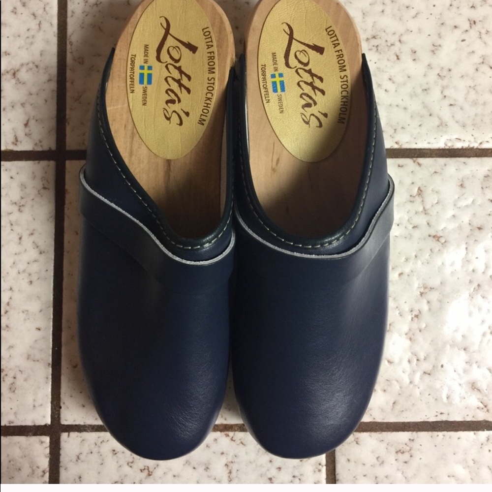 Lotta clogs